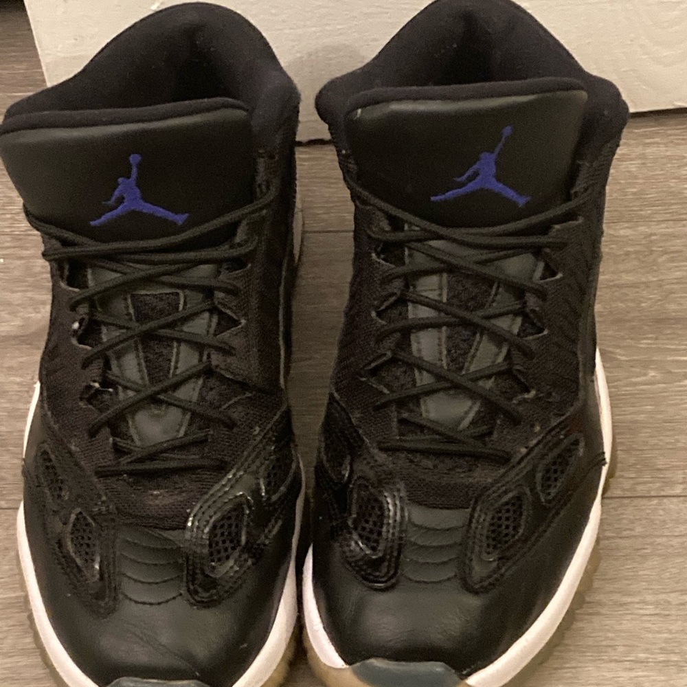 Jordan 11 ie space jam 10.5. Accept offers and trades